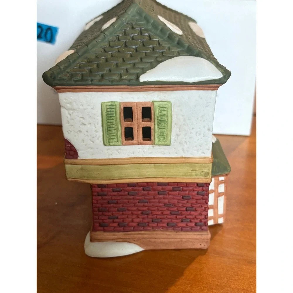 Dept 56 Scrooge and Marley Counting House OS Village House Multicolor Dickens